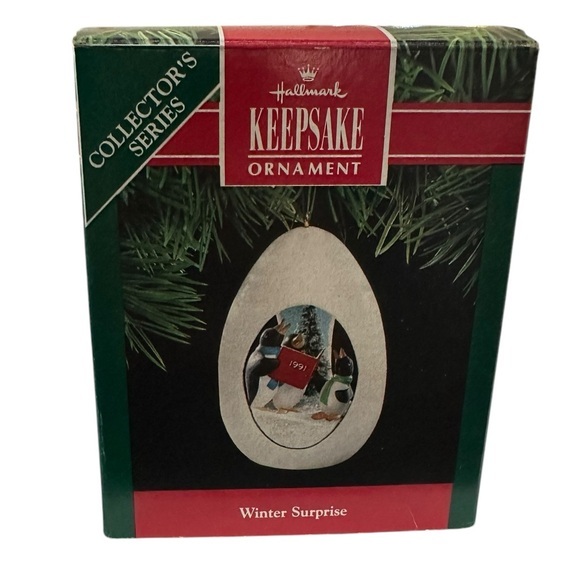 Hallmark Keepsake ‘Winter‎ Surprise’ Ornament Collector’s Series 1991 - Picture 1 of 2